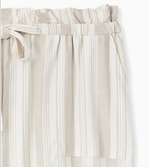 Torrid DRAWSTRING PAPERBAG WAIST MID SHORT - Picture 3 of 4